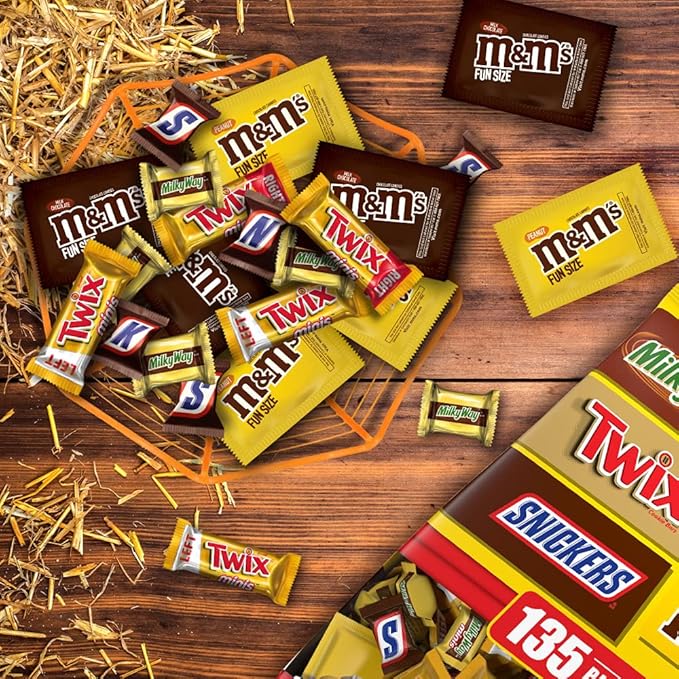 M&ampM'S Milk Chocolate M&ampM'S Peanut SNICKERS Chocolate Candy TWIX Caramel Cookie Bar &amp MILKY WAY Caramel Milk Chocolate Bulk Halloween Candy Assortment 53.26oz (135 Pieces)
