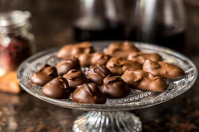 Hawaiian Host Founders Collection - Dark Chocolate Macadamia Nuts - 7 Oz Gift Box