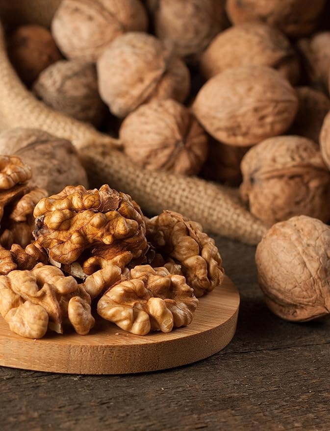 Anna and Sarah Walnuts in Shell Jumbo Fresh Buttery Taste Easy to Crack California Chandler Natural Shells Not Bleached 5.5 Lbs