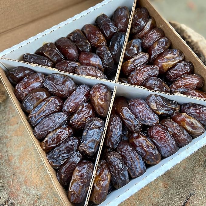 Medjool California Dates Organic Medjool Dates 5 lbs Fresh from California Vegan Gluten-Free Paleo-Friendly No Added Sugars or Preservatives Sweet and Soft Versatile Snack for Baking and Cookin