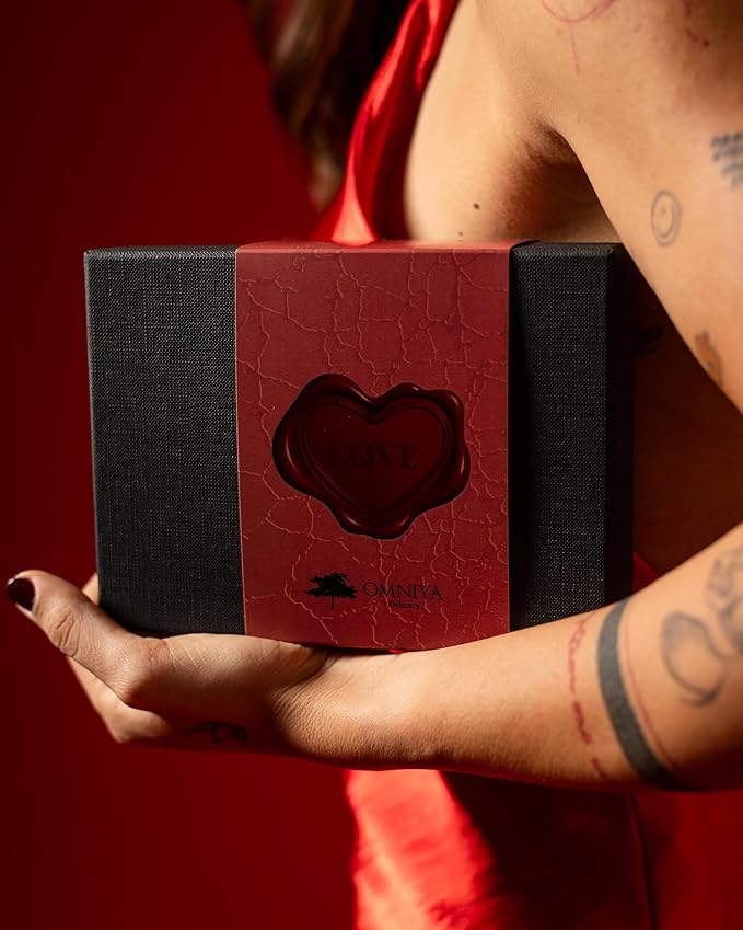 OMNIYA Delicacy - Luxury Chocolate Heart Box - 16 Pcs Heart Shaped Chocolate w/ 4 Flavors (Raspberry Coffee Pistachio &amp Chocolate) Premium Gourmet Creme Filled Chocolate for Special Occasions