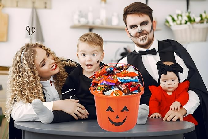 Halloween Chocolate Candy Filled Pumpkin Bucket Candy Pre-filled Large Pumpkin Bucket Appr 80 Candie Treats Spooky Party Favor Bulk Candy Gift Kids Trick or Treat Bars Peanut Butter Cups Fangs