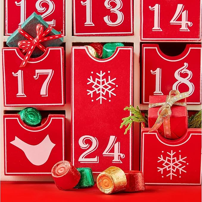 Christmas Milk Chocolate Caramel Candy Rich Creamy Milk Chocolate with Smooth Caramel Red Green Gold Wrapped Bulk Pack 2 lb (Approx. 150 Pieces) | Festive Stocking Stuffers Party Favors Baking &