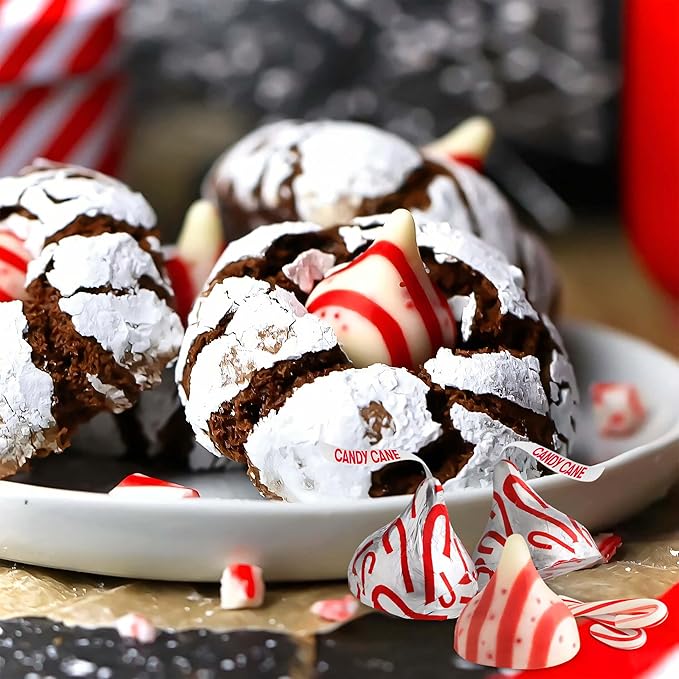 Christmas Hershey Candy Cane Kisses 2 Lbs Bulk Individually Wrapped Hershey Milk Chocolate Holiday Kisses with Candy Cane Bits Stocking Stuffer Candy Winter Celebration Gifts appx 200 Pieces