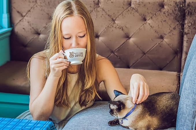 Kitty Town Coffee: Pip's Papua New Guinea Medium Roast Coffee From Colombia 2lb (32oz) Whole Bean