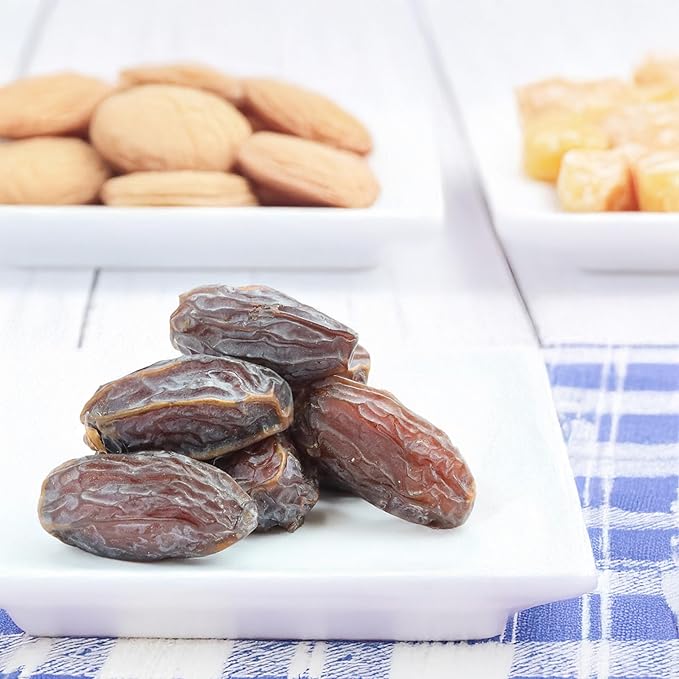 Anna and Sarah Organic Medjool Dates 5 Pound Bag No Sugar Added Natural Dried Dates in Resealable Bag 5 Lbs