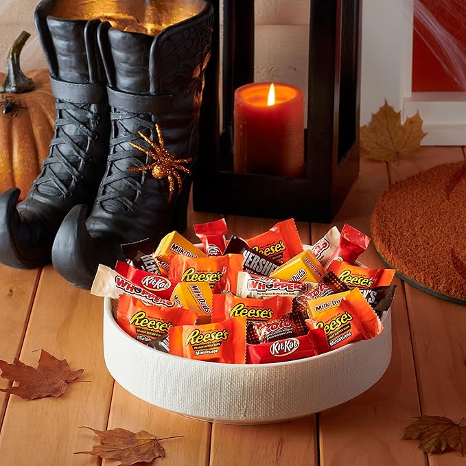 Hershey Miniatures Assorted Flavored Halloween Candy Bulk Bag 78.24 oz (275 Pieces) (Pack of 2)