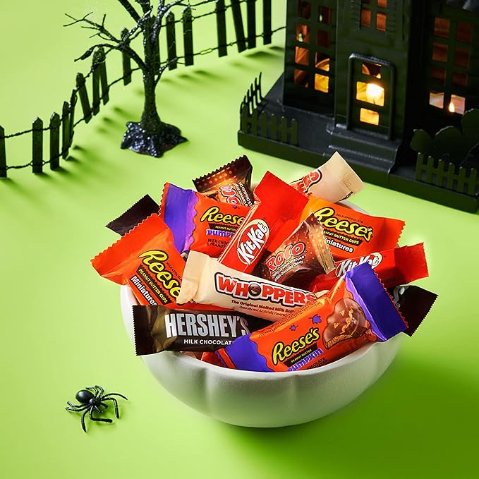 Hershey Assorted Chocolate Flavors Miniatures Halloween Candy Bulk Bag 46.17 oz (155 pieces)