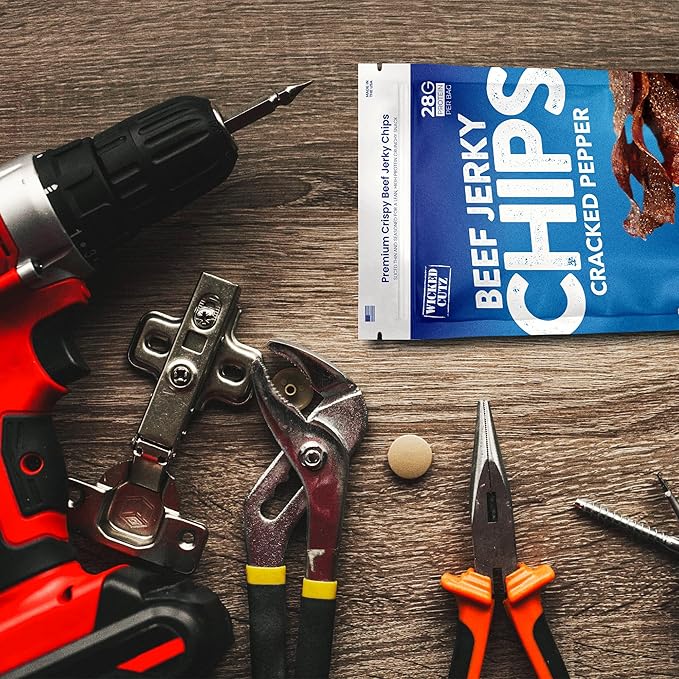 Wicked Cutz Cracked Pepper Beef Jerky Chips 28g Protein per Bag Crispy &amp Crunchy Beef Jerky Crisps USA Made Pepper Flavored Chips High Protein Carnivore Snacks (4 Bags)