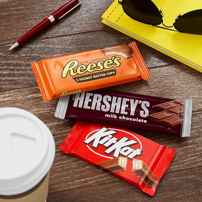 HERSHEY'S KIT KAT and REESE'S Assorted Milk Chocolate Candy Variety Box 27.3 oz (18 Count)