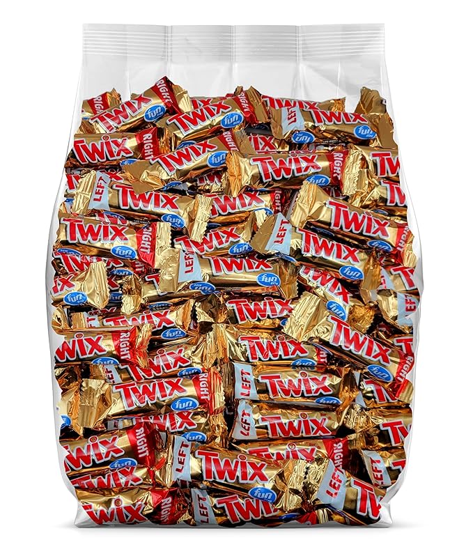 Yummy Chew Twix Chocolate Candy Bars - Fun Size Twix Candy Bars - Individually Wrapped Bulk Twix Chocolate Bars - Twix Caramel Milk Chocolate Cookie Bars - Bulk Candy Bag (Pack of 65)