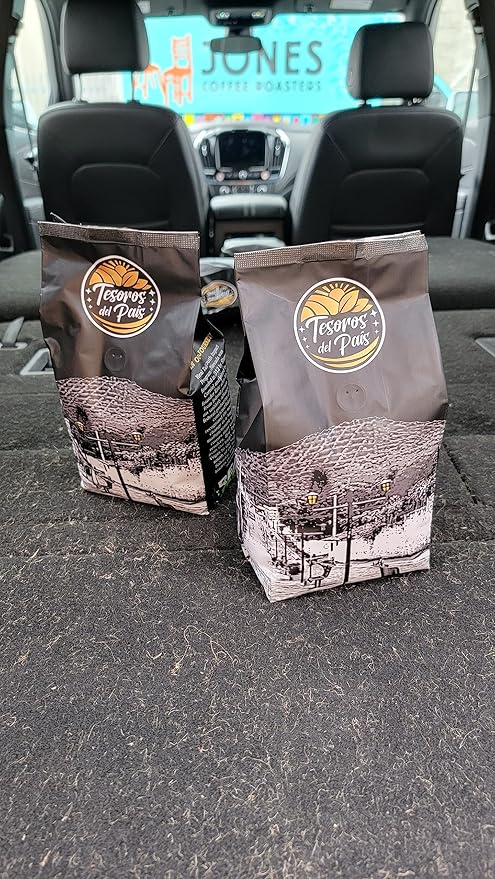 Tesoros Del Pais El Salvador Fresh Light Roast Whole Bean Coffee. 1 Kilogram (35 Ounce) Bag. High Altitude Single Origin Specialty Coffee. Benefits Real Talk Youth Impact Program