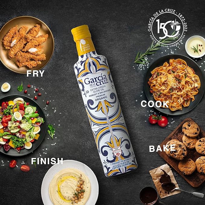 GARCÍA DE LA CRUZ - Organic Extra Virgin Olive Oil Master Miller Premium Oil Almond and Tomato Tones Smooth Body Sourced in Spain Montes de Toledo Glass Bottle - 500 ml