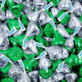 165 Pcs Green &amp Silver Candy Kisses Milk Chocolate (1.65 lbs)