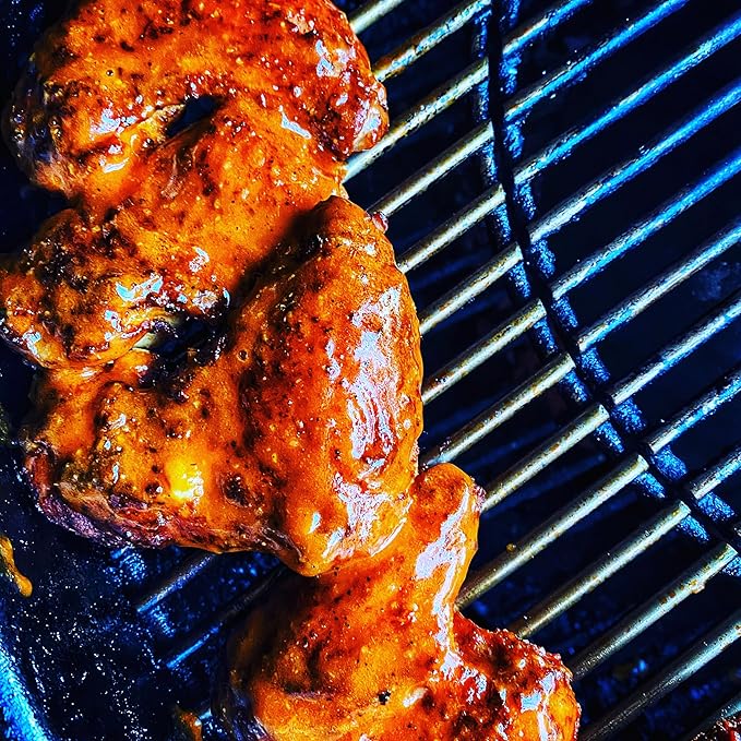 Angus &amp Oink Gift Set | Wings &amp Chicken Things Gift Box | BBQ Rubs | 1 x Feather Duster | 1 x Nashville Hot Chicken | 1 x Korean Seasoning | 1 x Buffalo Hot Wing | 4 x 200G