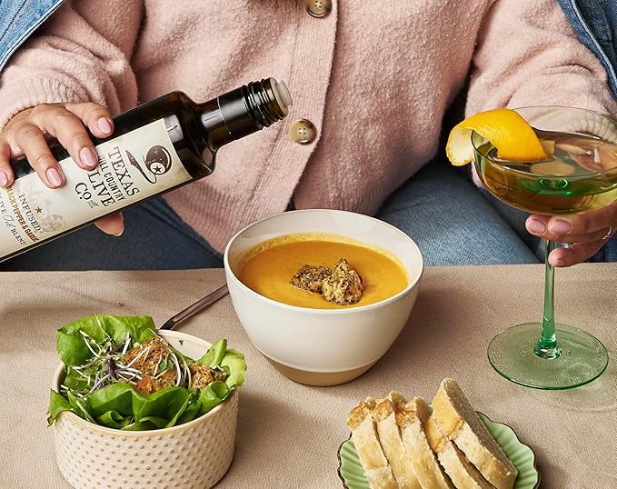 Black Pepper Garlic Infused Olive Oil - Cold Pressed Gourmet EVOO Olive Oil - Great for Dressing Dipping Marinade - No Artificial Flavors or Added Sugar - Made in Texas (8.5 Fl Oz)